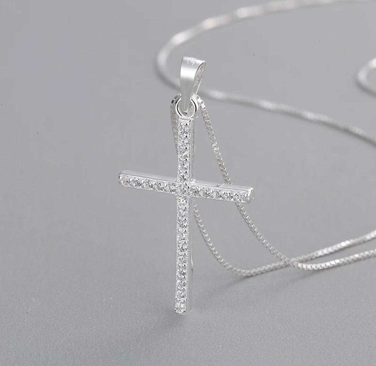 CROSS THE LINE NECKLACE