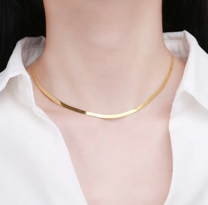 HERRINGBONE NECKLACE